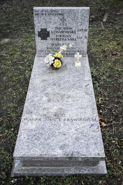 Symboliczny grób Z. Kosmowskiego i B. Dybizbańskiego na poznańskiej Cytadeli, fot. Dawid Tatarkiewicz
