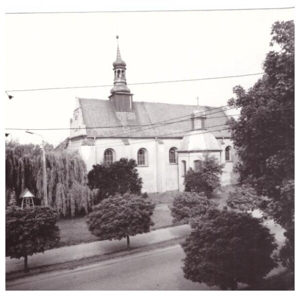 Kościół i klasztor w Szamotułach, w latach 70. XX w., fot. Muzeum Zamek Górków w Szamotułach