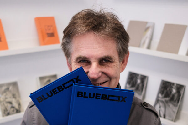 Mariusz Forecki i jego książka pt. BLUEBOX