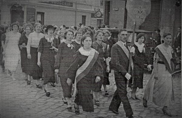 Koło Śpiewacze Moniuszko na Zjeżdzie Chórów Kościelnych w Szamotułach 16.08.1936 r. gdzie zdobywa I miejsce