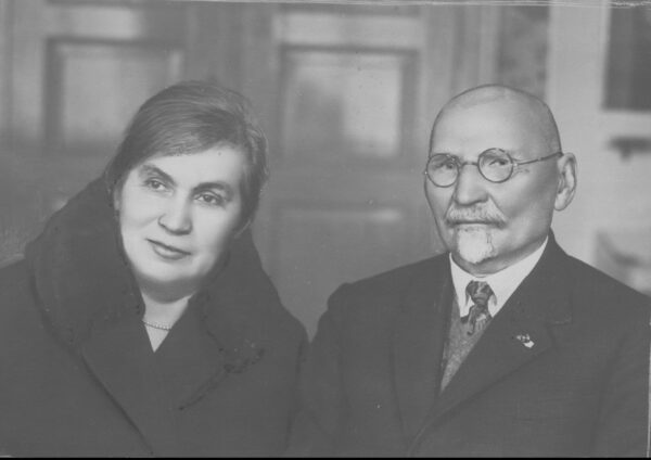 Leon Wyczółkowski, artysta malarz i grafik z żoną Franciszką, 1929, fot. Narodowe Archiwum Cyfrowe