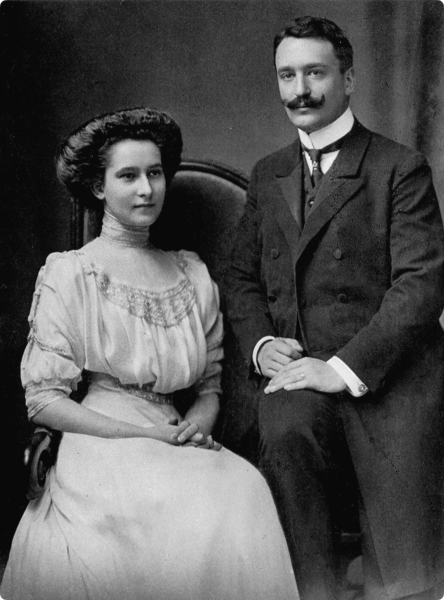 Zaręczyny Ernesta Schloessera z Sophie de domo Schnerr. Atelier Wincentego Borettiego w Kaliszu, rok 1908, fot. z archiwum Joachima von Manitiusa