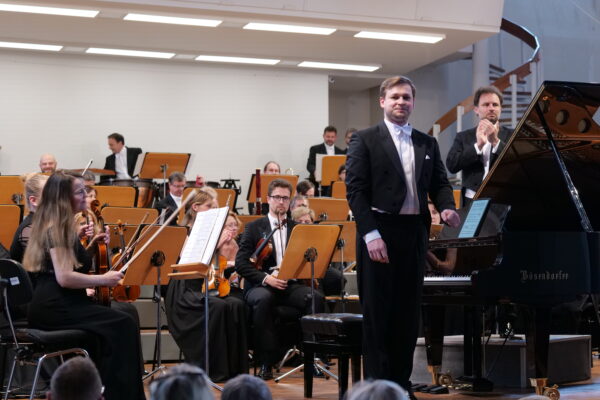 Jacek Kortus i Łukasz Borowicz podczas koncertu we Frankfurcie nad Odrą, fot. Antoni Hoffmann