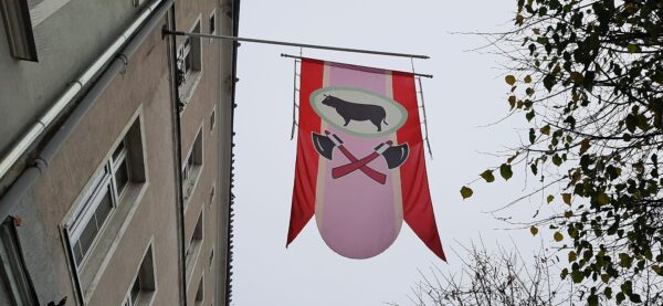 Flaga na leszczyńskim rynku, fot. M. Gołembka