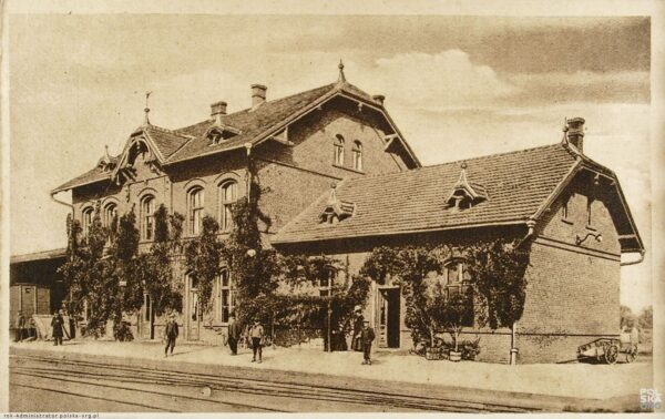 Dworzec kolejowy w Pleszewie na początku XX wieku, fot. Domena publiczna