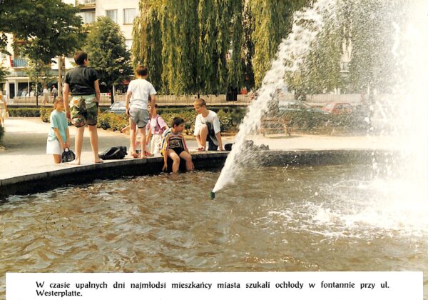 Dawna fontanna w parku, fot. w zbiorach Archiwum Państwowego w Lesznie