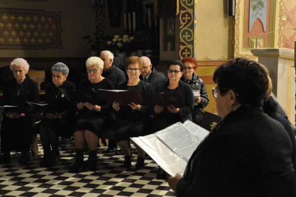 fot. A. Kwiatkowska, Koncert w kościele w Krzymowie