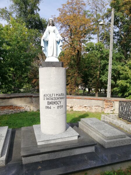 Groby Bnińskich przy kościele w Gułtowach, fot. M. Dachtera