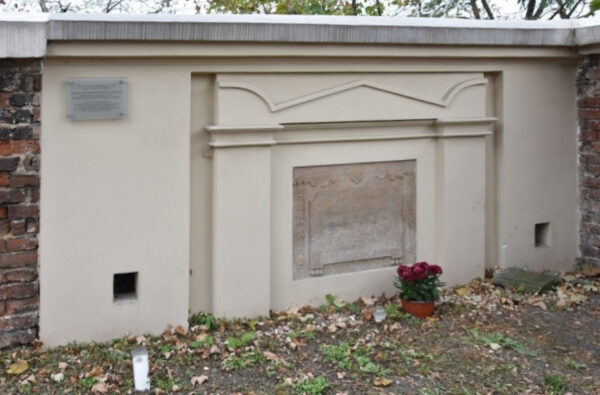 Grobowiec Leo Nieszkowskiego na cmentarzu rogatkowskim w Kaliszu, fot. Mateusz Halak