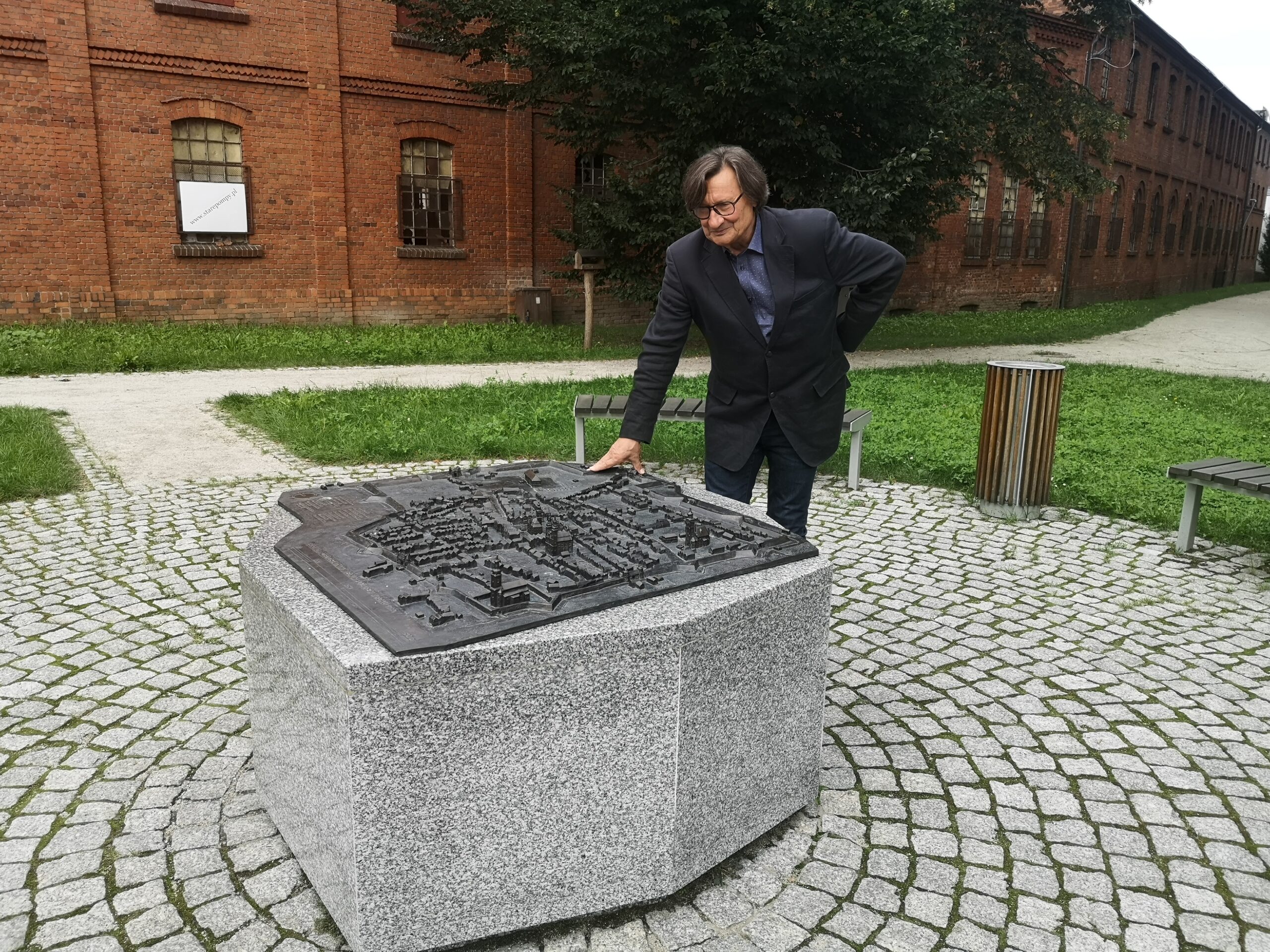 Mistrz i makieta. Leszno Romana Kosmali