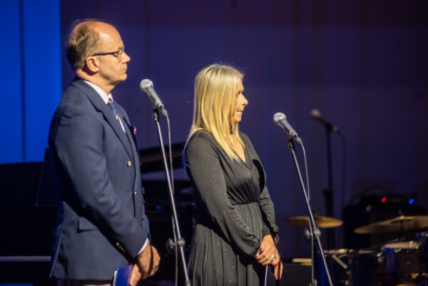 Beata Demianowska i Mikołaj Rykowski - prowadzący część oficjalną uroczystości, fot. Marek Lapis