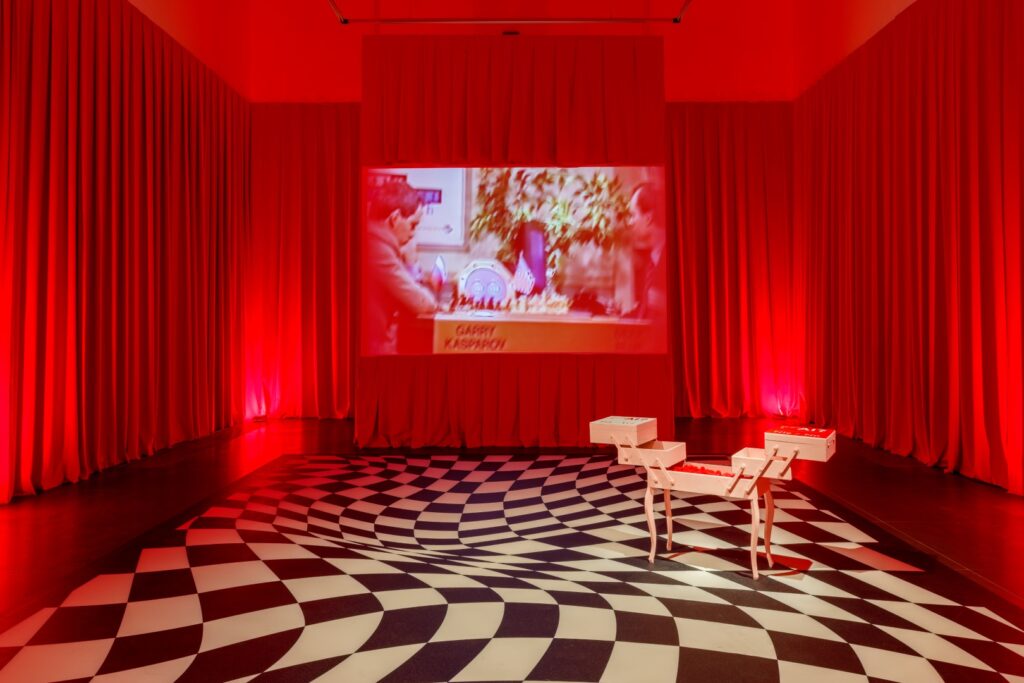 Zamieniam się w słuch #238 – „AI. Algorytmy Iluzji” w CK Zamek w Poznaniu. Rozmowa z Dorotą Żaglewską